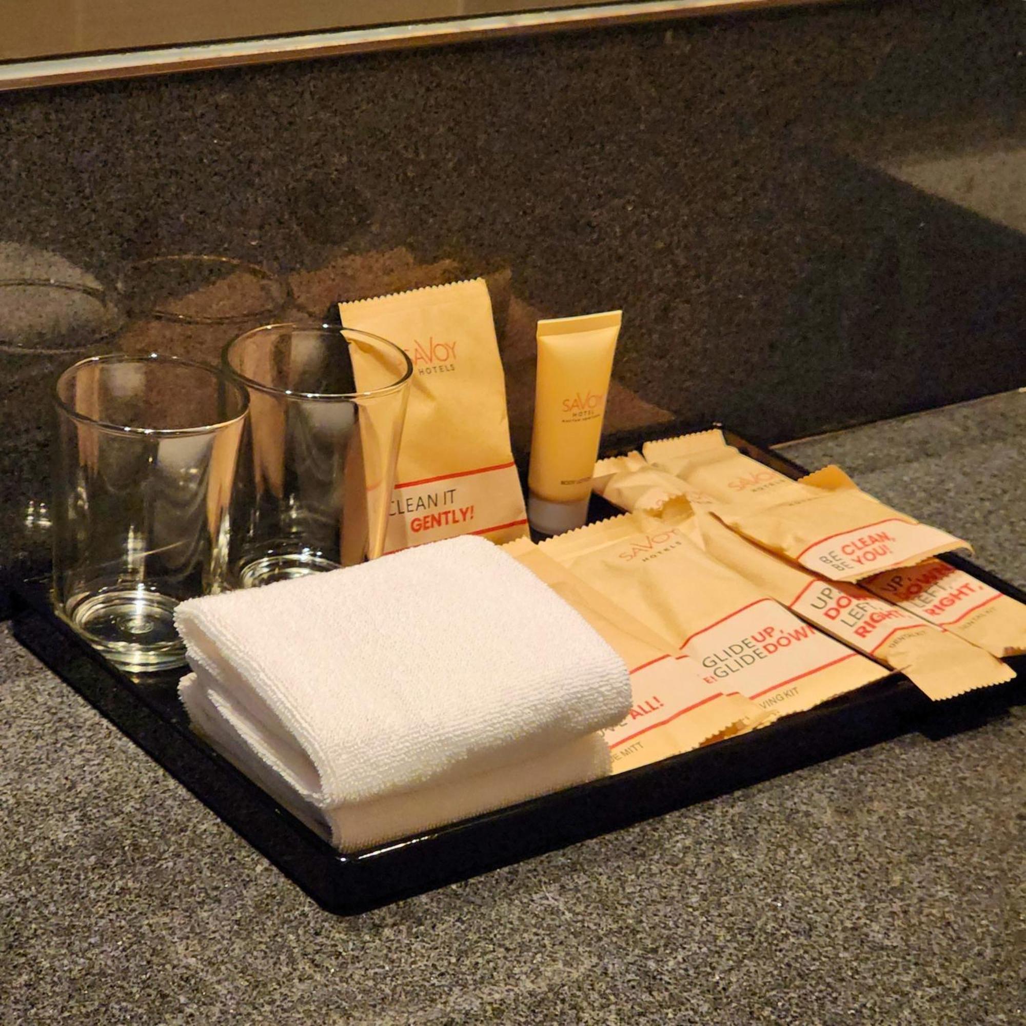 麦克坦新镇萨沃伊酒店 客房 照片